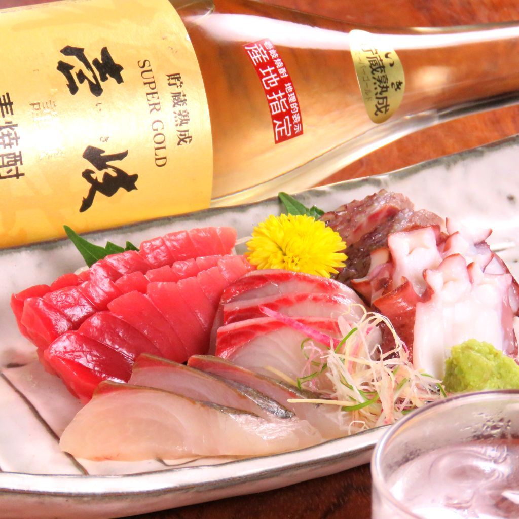 刺身盛りと日本酒